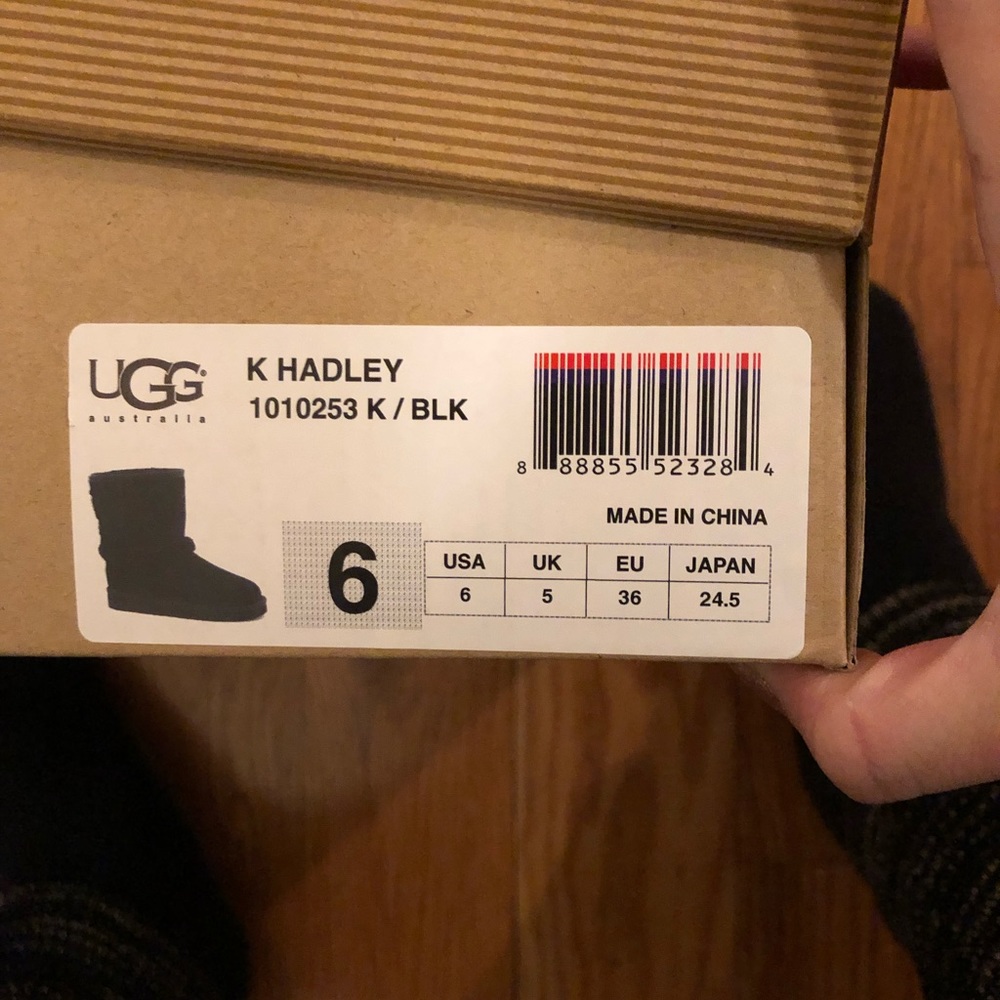Black Hadley UGG boots